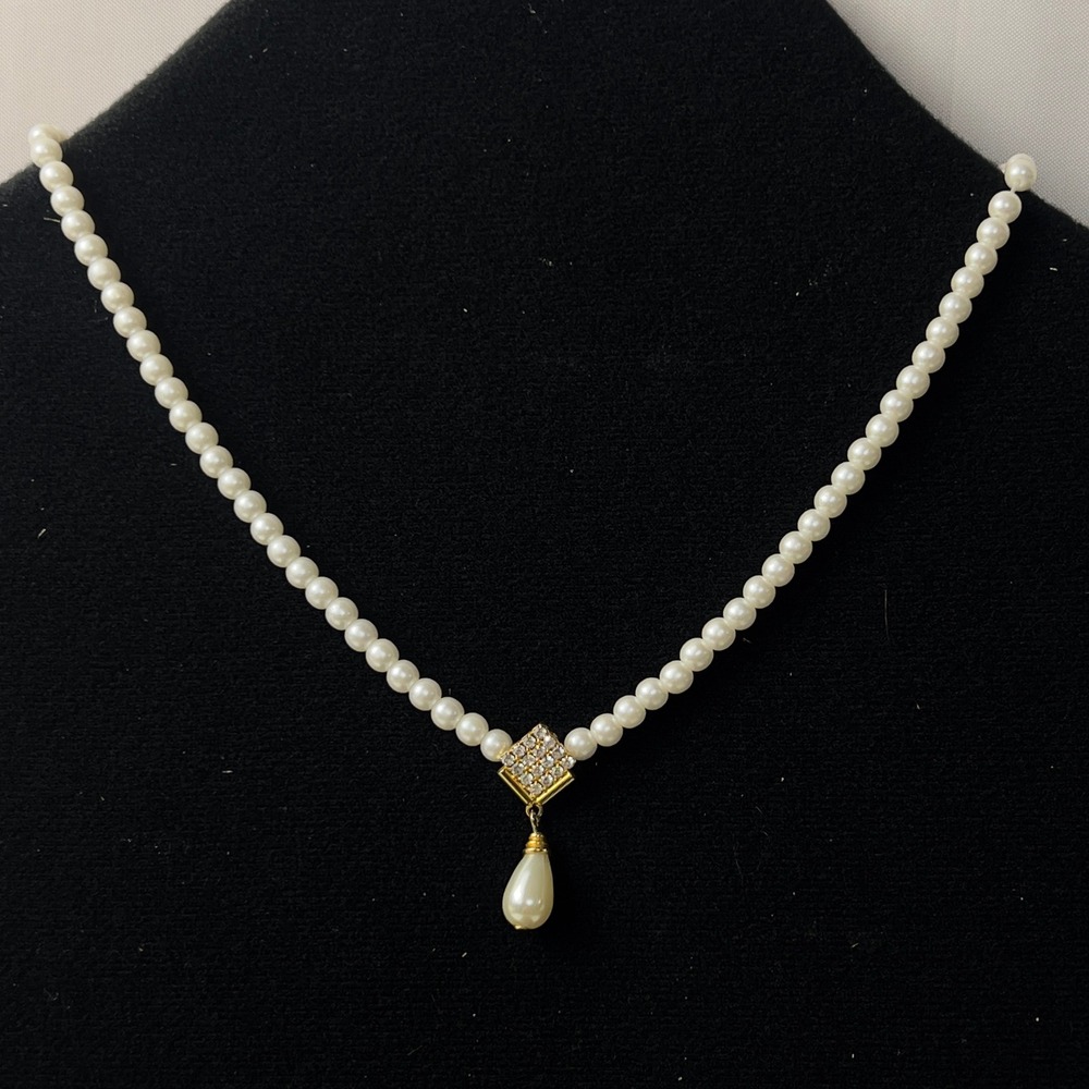 Vintage Faux Pearl Rhinestone Diamond Pendant Necklace Gold Tone Drop Pearl